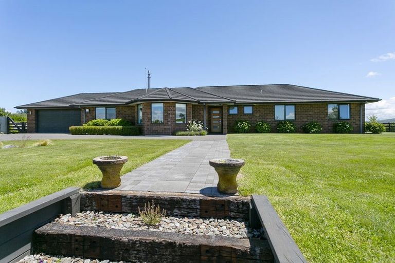 Photo of property in 71 Loch Views Road, Acacia Bay, Taupo, 3385