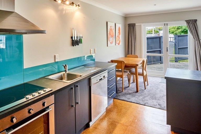 Photo of property in 10 Helen Street, Brooklyn, Wellington, 6021