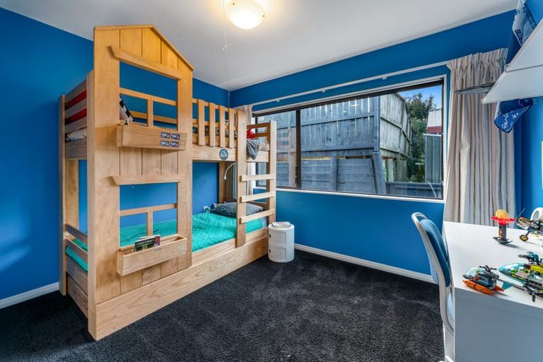 Photo of property in 2/21 Aorangi Place, Birkenhead, Auckland, 0626