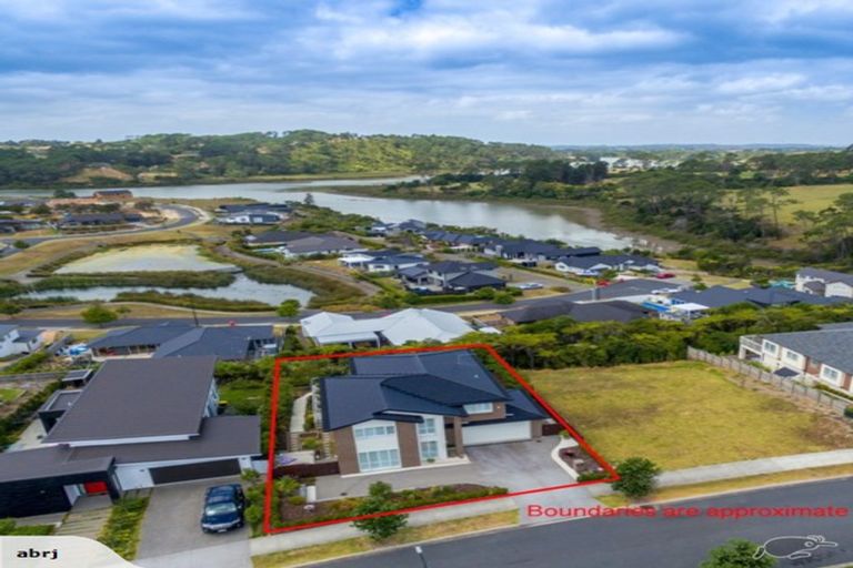 Photo of property in 88 Pohutukawa Parade, Riverhead, 0820