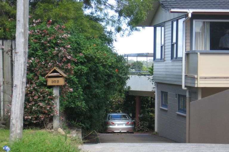 Photo of property in 2/28 Knights Road, Rothesay Bay, Auckland, 0630