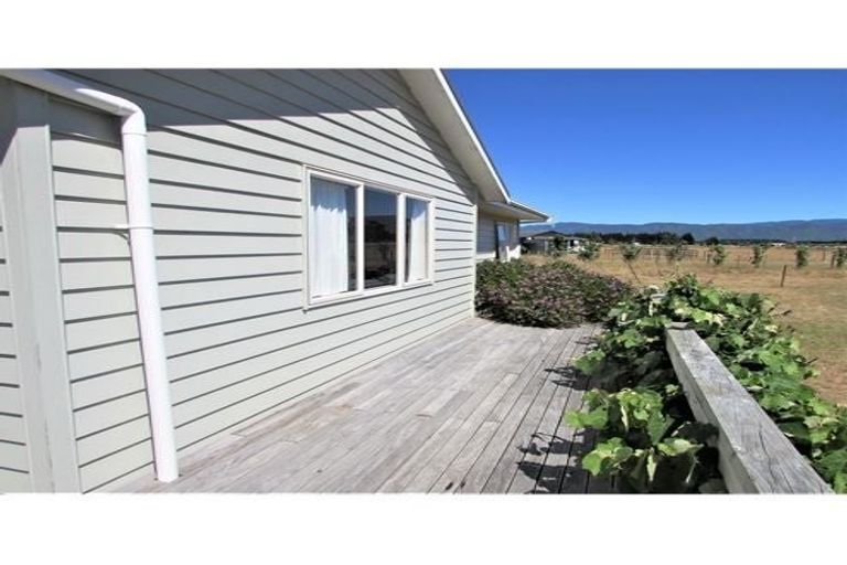 Photo of property in 76 Settlement Road, Morison Bush, Greytown, 5794