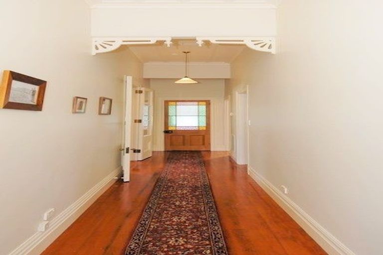 Photo of property in 2/21 Cowper Street, Devonport, Auckland, 0624