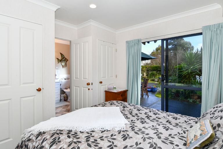 Photo of property in 1 Manor Park Drive, Pyes Pa, Tauranga, 3112