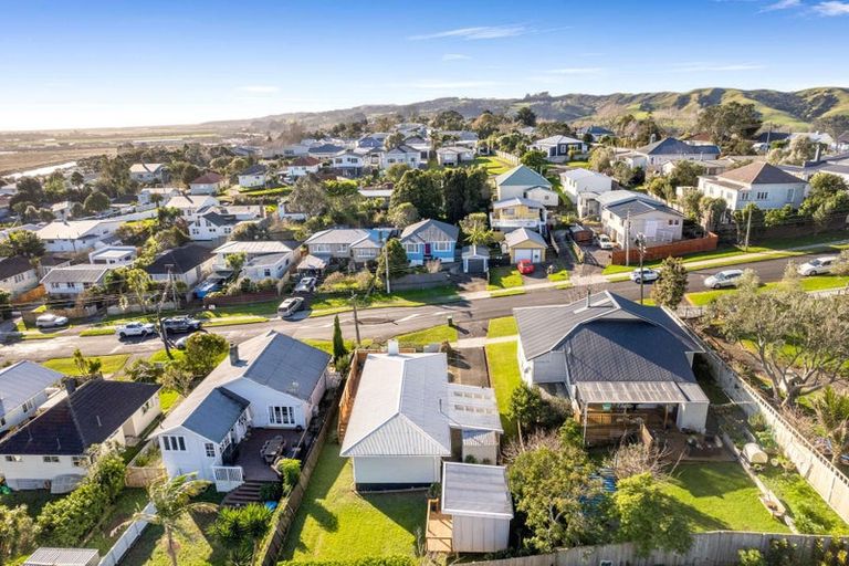 Photo of property in 45 Puriri Street, Helensville, 0800