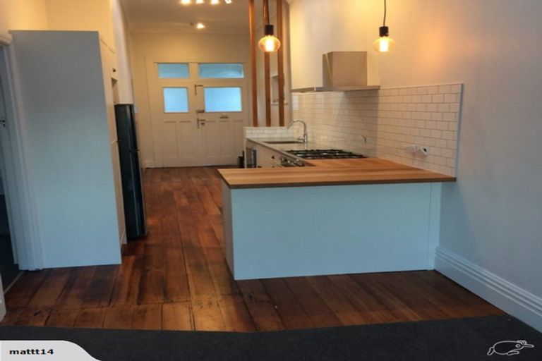 Photo of property in 20 Scarborough Terrace, Mount Victoria, Wellington, 6011