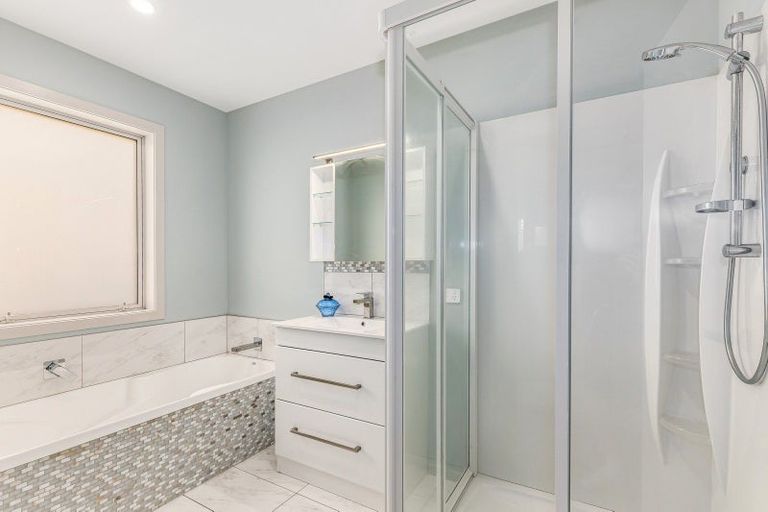 Photo of property in 60 Cedarwood Street, Woodridge, Wellington, 6037