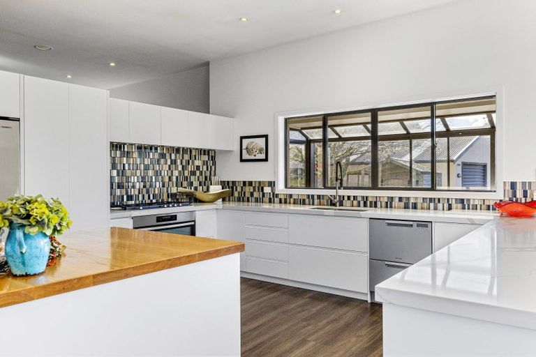 Photo of property in 214 Mapara Road, Acacia Bay, Taupo, 3385