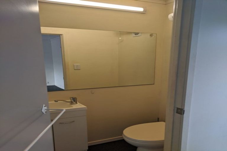 Photo of property in 2/12 Gossamer Drive, Pakuranga Heights, Auckland, 2010