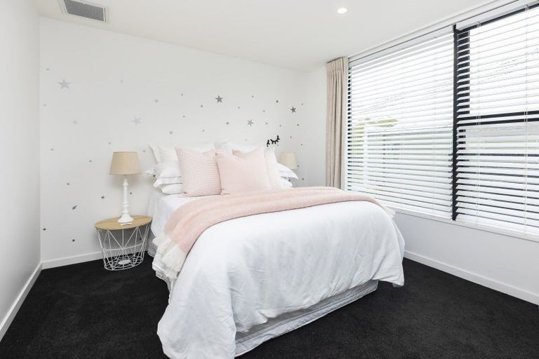 Photo of property in 79 Fendalton Road, Fendalton, Christchurch, 8014