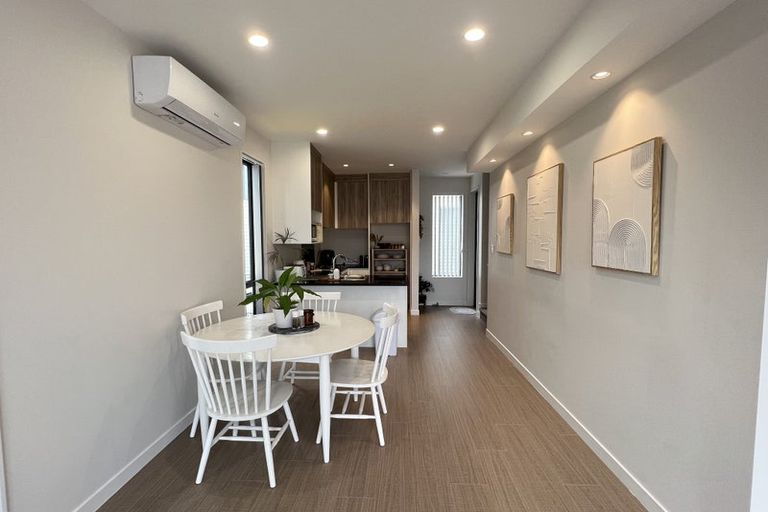 Photo of property in 3/21 Akoranga Drive, Northcote, Auckland, 0627