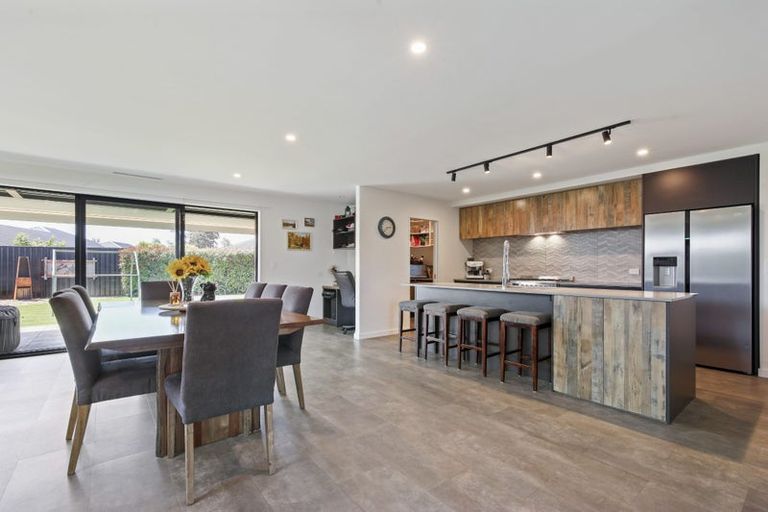 Photo of property in 80 Petries Road, Woodend, 7610