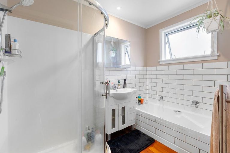 Photo of property in 16 Cumming Street, Okato, 4335