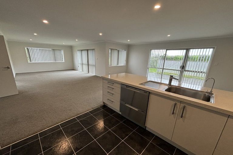 Photo of property in 74 Fernbrook Drive, Hurworth, New Plymouth, 4310