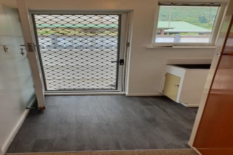 Photo of property in 18b Nelson Square, Picton, 7220