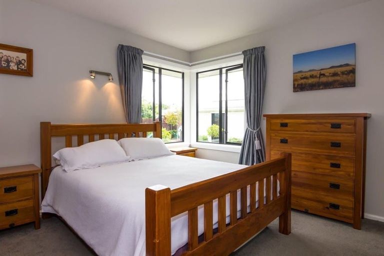 Photo of property in 2 Springbank Street, Bryndwr, Christchurch, 8053