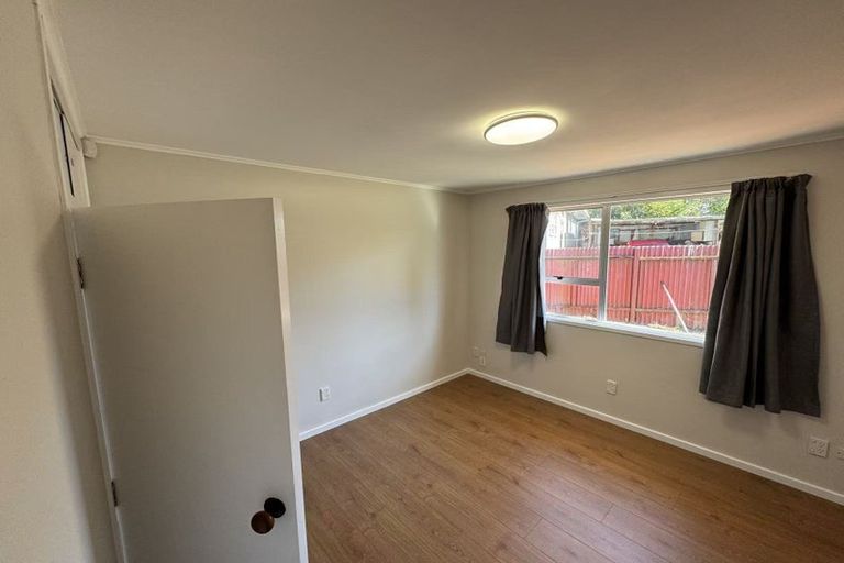 Photo of property in 16 Newham Place, Henderson, Auckland, 0612