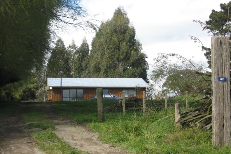 Photo of property in 42 Rewarewa Street, Tokomaru, Palmerston North, 4474