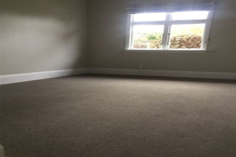 Photo of property in 17 Saint Andrews Square, Strowan, Christchurch, 8052