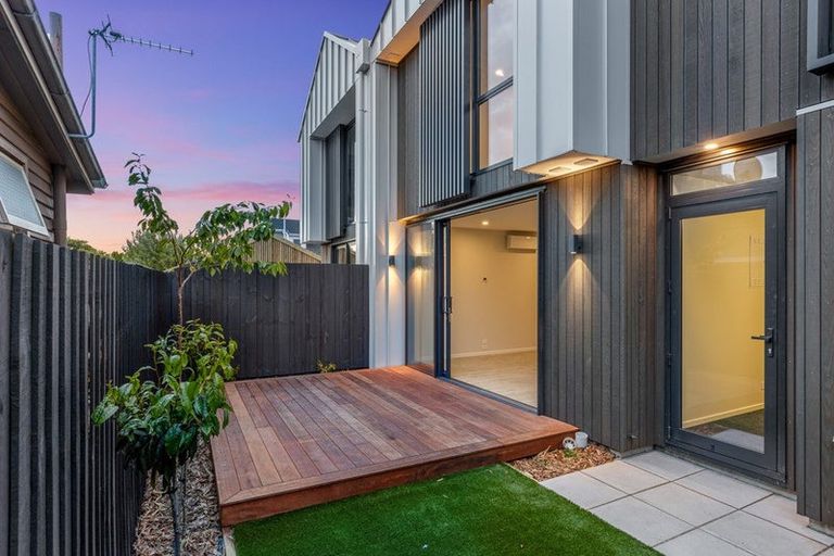 Photo of property in 2/76 Caledonian Road, St Albans, Christchurch, 8014