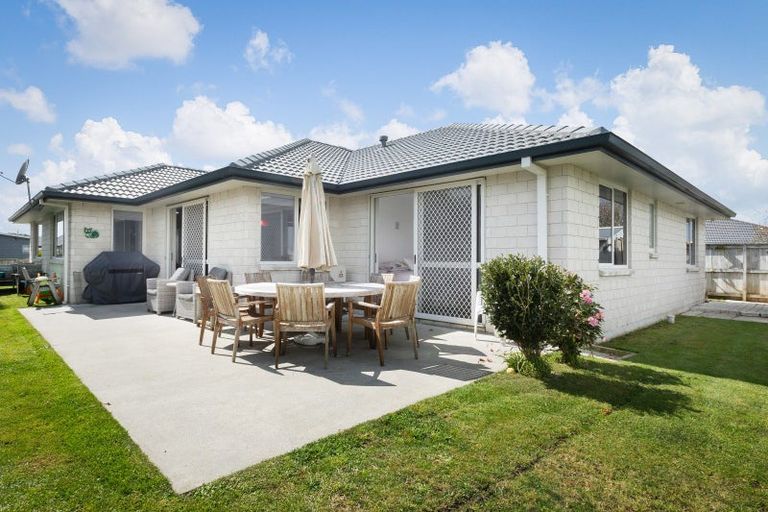 Photo of property in 15 Reel Road, Athenree, Waihi Beach, 3611