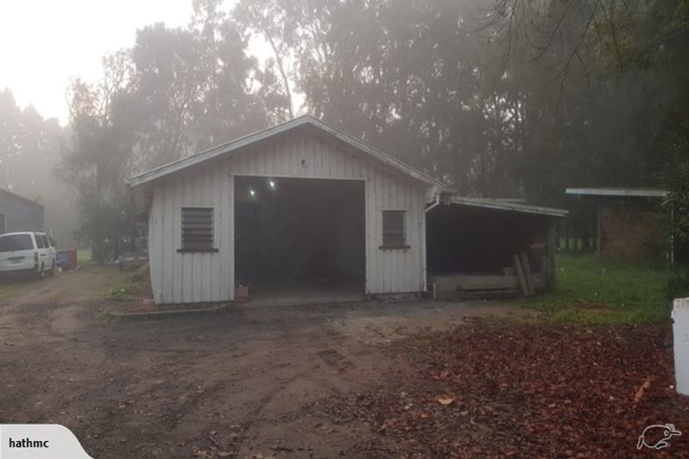 Photo of property in 876 Waitakere Road, Kumeu, 0891