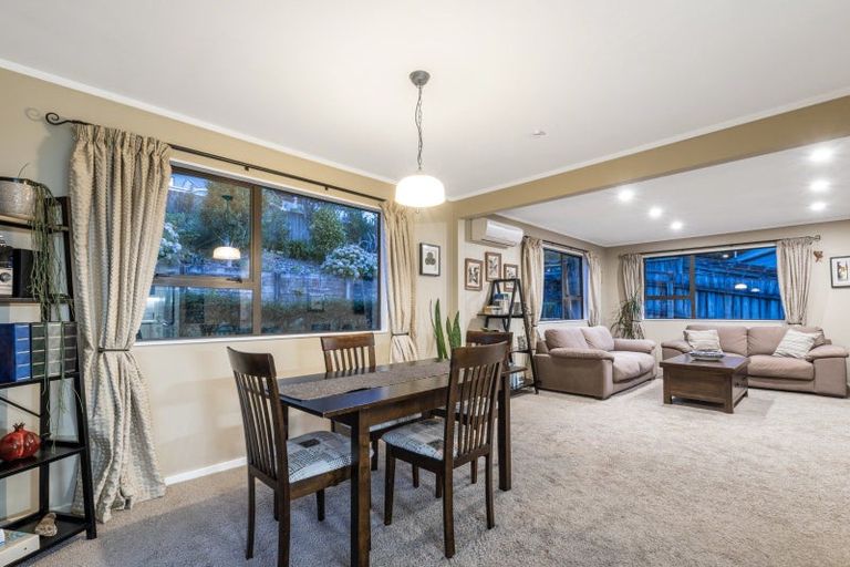 Photo of property in 61 Albatross Close, Whitby, Porirua, 5024