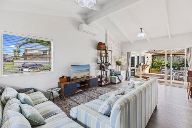 Photo of property in 11a Dickson Road, Papamoa Beach, Papamoa, 3118