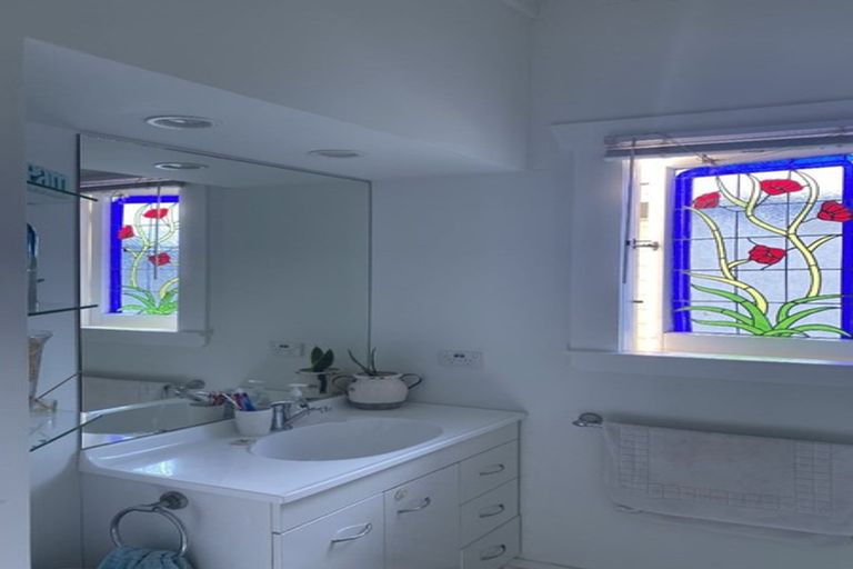 Photo of property in 3a Tupoki Street, Glen Avon, New Plymouth, 4312