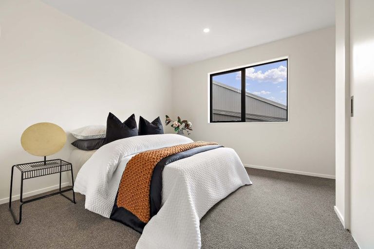 Photo of property in 57 Jabuka Street, Glen Eden, Auckland, 0602