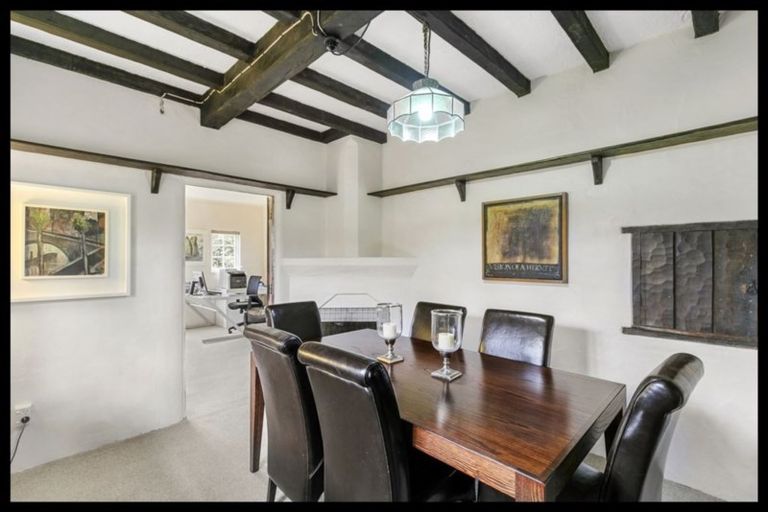 Photo of property in 42 Nicholson Road, Khandallah, Wellington, 6035