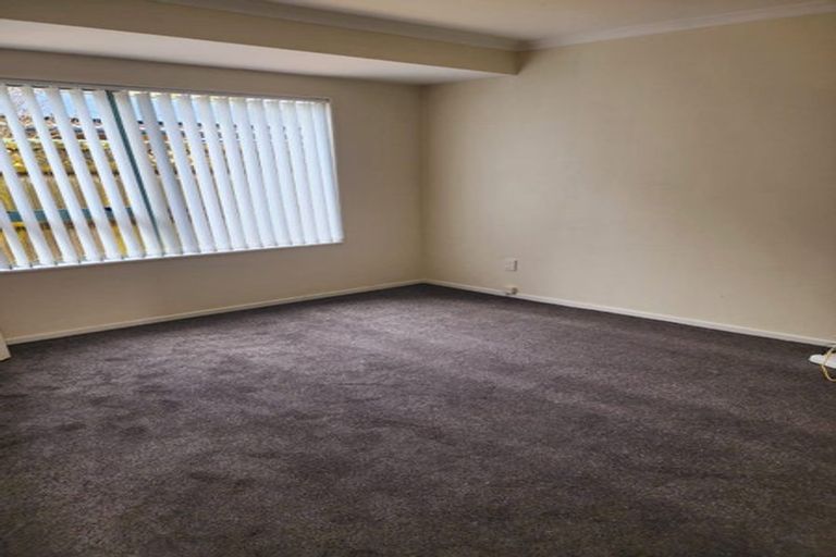 Photo of property in 8 Huntington Drive, Huntington Park, Auckland, 2013