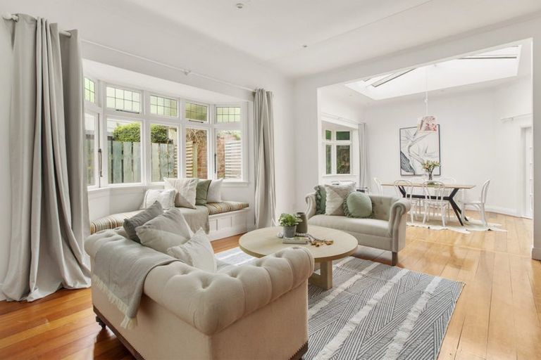 Photo of property in 41 Fairview Crescent, Kelburn, Wellington, 6012