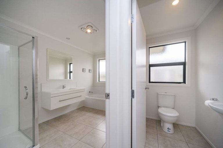 Photo of property in 15 Lorenzo Place, Kelvin Grove, Palmerston North, 4414