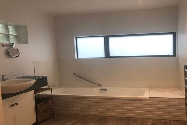 Photo of property in 134 Wadestown Road, Wadestown, Wellington, 6012