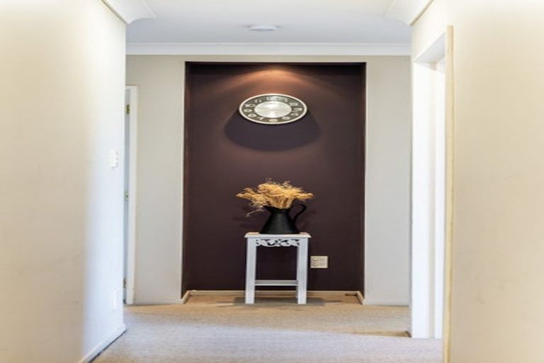 Photo of property in 11 Mackwell Road, Fairview Heights, Auckland, 0632