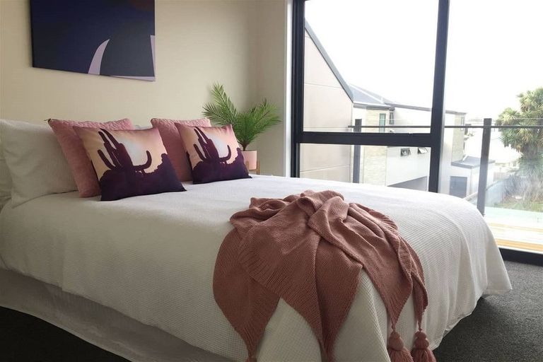 Photo of property in 2/11 Leith Place, Spreydon, Christchurch, 8024