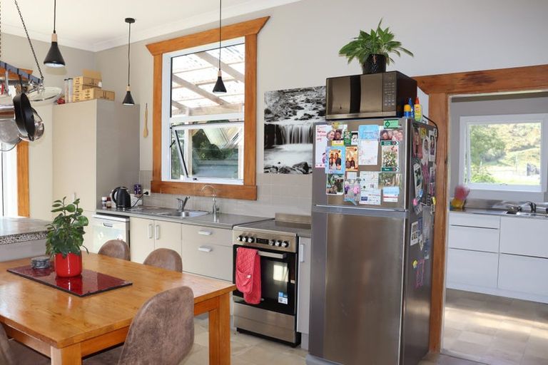 Photo of property in 1653 Mokau Road, Uruti, Urenui, 4379