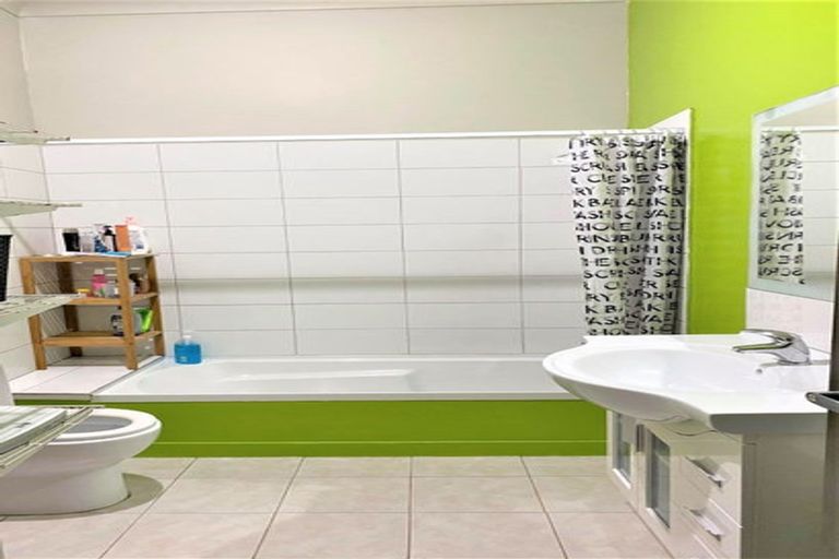 Photo of property in 2/125 Upper Fitzherbert Road, Wainuiomata, Lower Hutt, 5373