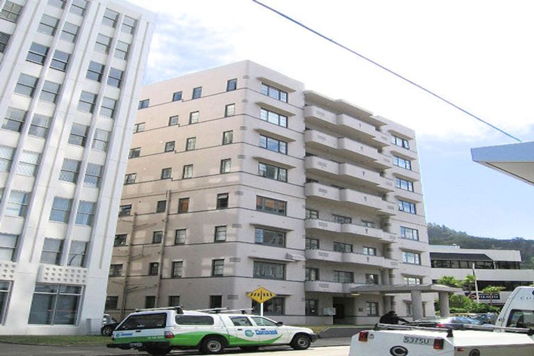 Photo of property in Westhaven Apartments, 7/127 Molesworth Street, Thorndon, Wellington, 6011