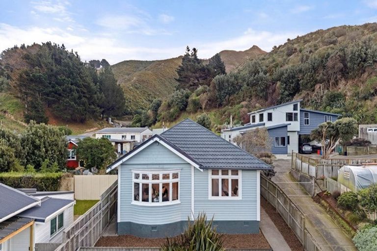 Photo of property in 65 Happy Valley Road, Owhiro Bay, Wellington, 6023