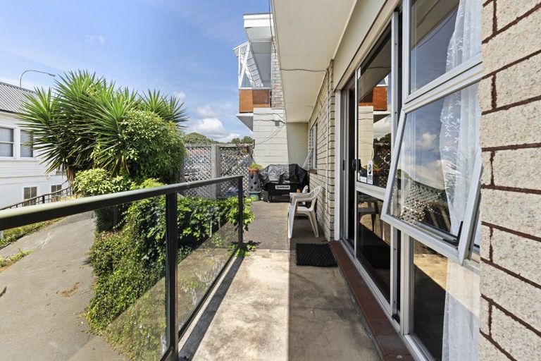 Photo of property in 2/194 Powderham Street, New Plymouth, 4310