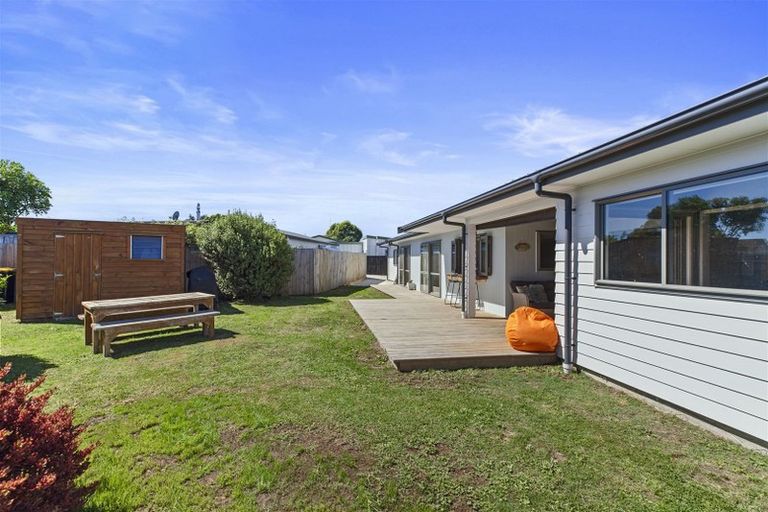 Photo of property in 13b Emerald Place, Papamoa Beach, Papamoa, 3118