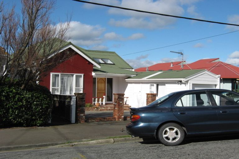 Photo of property in 11 Naughton Terrace, Kilbirnie, Wellington, 6022