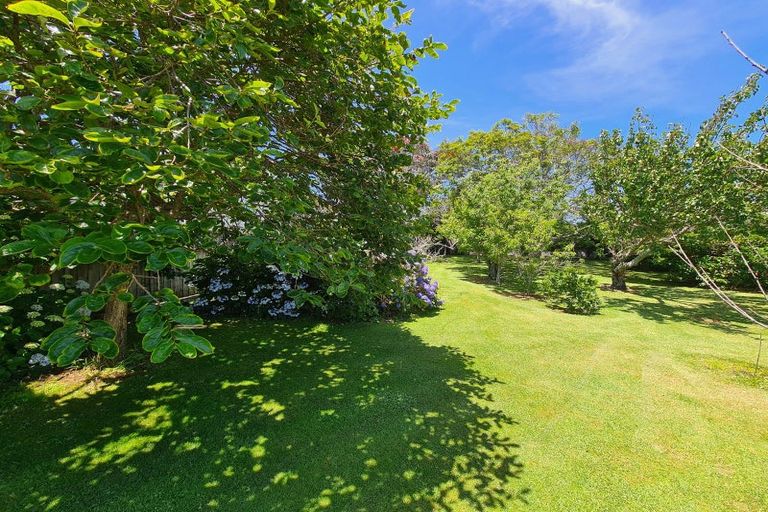Photo of property in 68 Watt Street, Coromandel, 3506