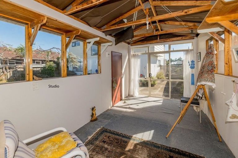 Photo of property in 22 Sunset Terrace, Waikanae Beach, Waikanae, 5036