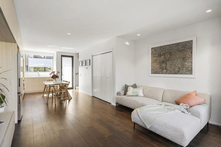 Photo of property in 2 Jean Caldwell Way, Island Bay, Wellington, 6023