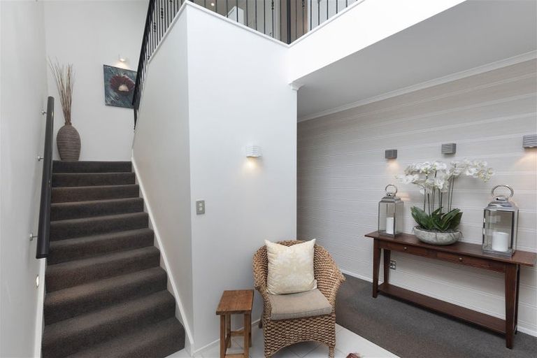 Photo of property in 135a Avonhead Road, Avonhead, Christchurch, 8042