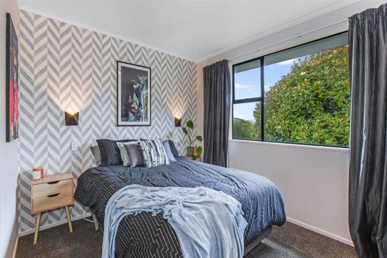 Photo of property in 10 Sombrero View, Ascot Park, Porirua, 5024