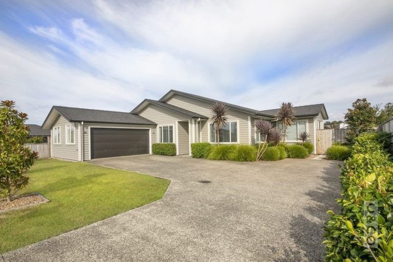 Photo of property in 12 Pohutukawa Parade, Riverhead, 0820